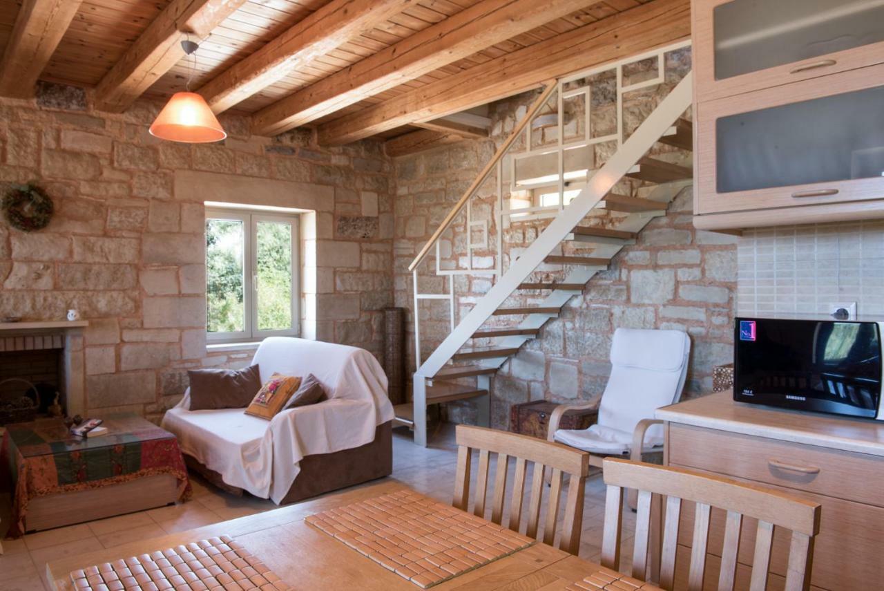 Pantanassa Villas Agia Marina エクステリア 写真